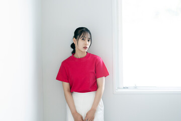 若くて爽やかな女性