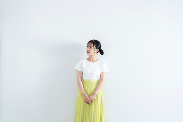 若くて爽やかな女性