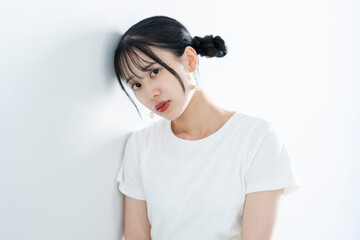 若くて爽やかな女性