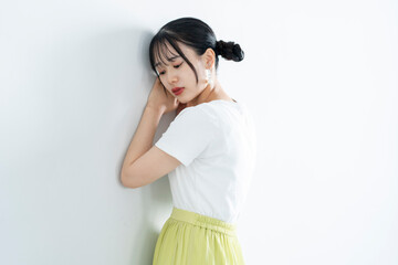 若くて爽やかな女性
