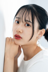 若くて爽やかな女性