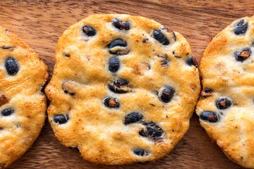 日本の黒豆せんべい
