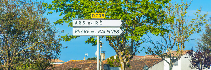 "Ars en Ré" and "Phare des Baleines" roadsigns on the D735 departmental road