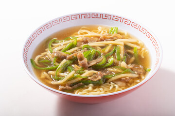 ルースー麺　(細切り肉炒め麺)