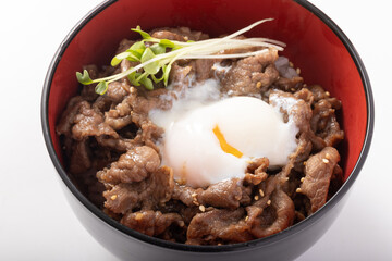 黒毛和牛　焼肉丼　温玉乗せ