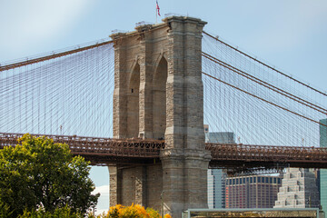 Brooklyn Bridge and Lower Manhattan skyline behind, New York, USA 