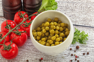 Canned sweet green peas conserve