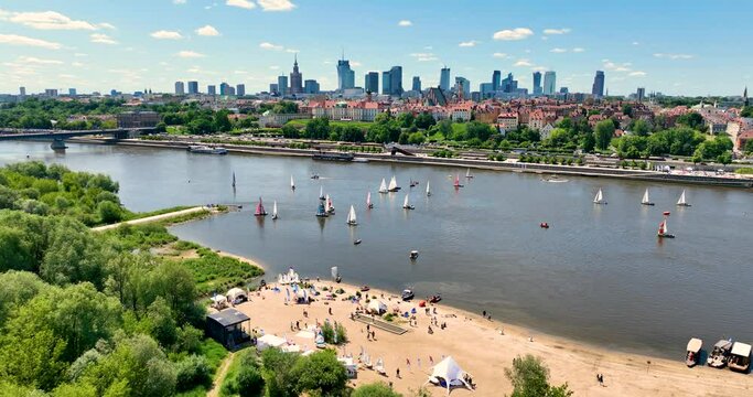 Warszawa - w dniu regat na Wiśle	
