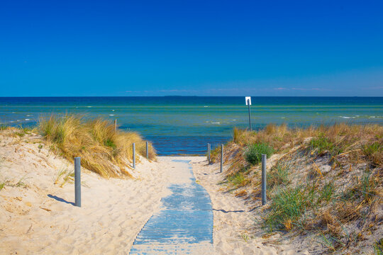 Sommerferien an der Ostsee auf der Insel R&uuml;gen, Strandzugang an der D&uuml;ne / Kurort G&ouml;hren