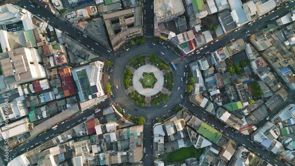 Aufkleber wongwian yai roundabout. aerial view of highway junctions. roads shape circle in structure of archit