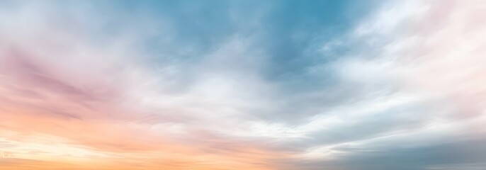 ドラマチックな夕焼けでカラフルな空と雲 © BattaK