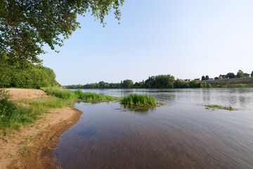Fototapeta na wymiar Loire river bank near Jargeau village