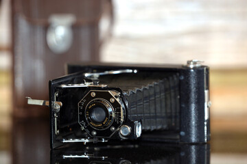 Vieil appareil photo argentique