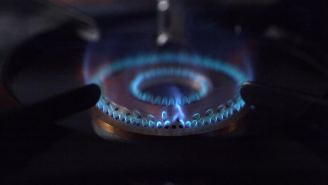 Gas burner flame ignition