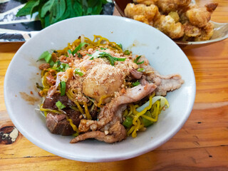 yellow egg noodles without soup