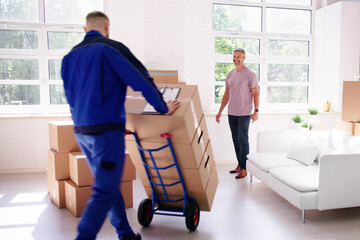 Customer And Working Mover Service