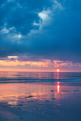 Fototapeta na wymiar Dramatic sunset at Atlantic coast from south France ( Montalivet) 