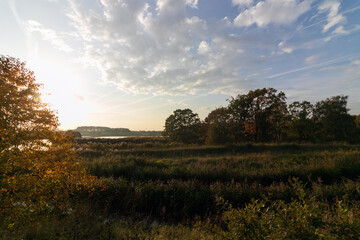 Fototapeta na wymiar Idylle am Fuhlensee bei Schilksee im Herbst.