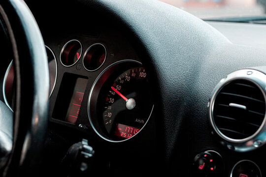Vehicle odometer dashboard with red backlight and air cooling