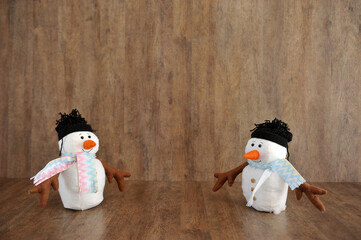 casal de boneco de neve com espaço para texto 