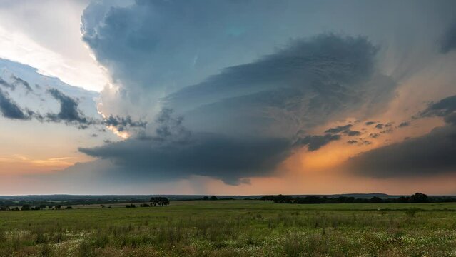 Beautifully Structured Supercell in Tornado Alley at Sunset, Time-lapse