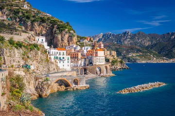 Stickers pour porte Europe méditerranéenne Atrani, Italy along the beautiful Amalfi Coast