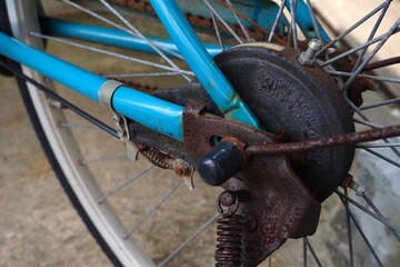 錆び付いた自転車のハブ