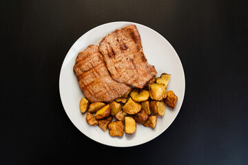 Grilled Pork with potato chips
