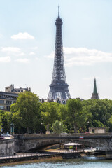Fototapeta na wymiar Invalides Bridge and Eiffel Tower