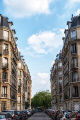 Fototapeta na wymiar Paris apartment building alleyway
