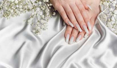 Obraz na płótnie Canvas Beauty treatment, nice manicured woman fingernails.