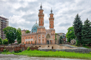 Sunni Mosque (Mukhtarov Mosque) on the banks of the Terek River. Vladikavkaz, North Ossetia-Alania