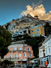 Obraz premium Picturesque city perched atop a mountainous landscape in Positano, Amalfi Coast, Italy