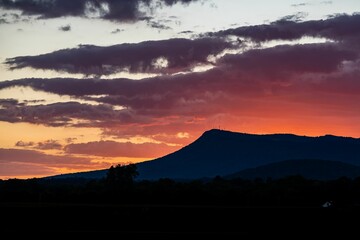 Beautiful shot of the silhouette of the Massanutten mountains during the sunset