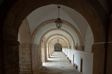 Kreuzgang im Kloster Santa Clara a Nova in Coimbra, Portugal