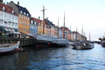 Fototapeta premium Colourful facade and ships along the Nyhavn Canal, Copenhagen, Denmark