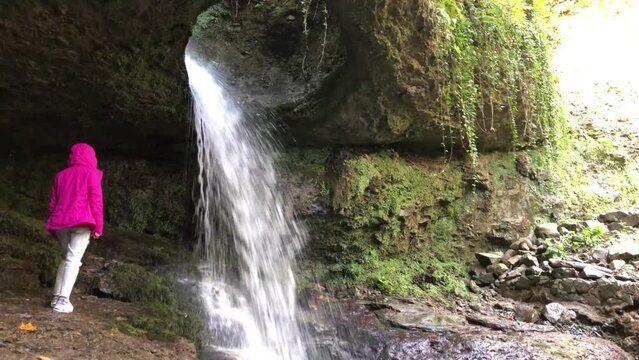 Artvin Murgul Delikli Kaya waterfall