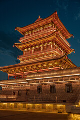 Fototapeta na wymiar chinese temple at night