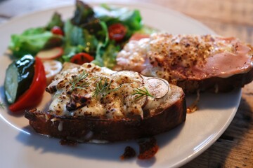 カフェで提供されたクロックムッシュセット