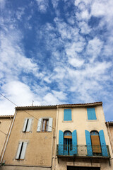 Façade ancienne dans le Sud de la France.
