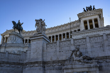 Fototapeta na wymiar Le monument à Victor-Emmanuel iI à Rome