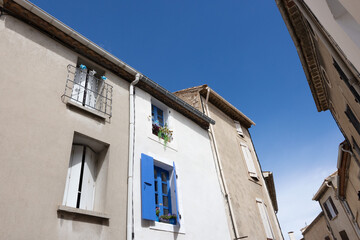 Façade ancienne dans le Sud de la France.