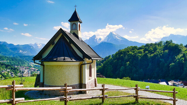 Kirchleitnkapelle in Berchtesgaden mit Watzmann