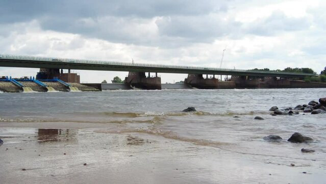 Elbe Staustufe bei Geestacht
