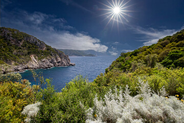 Krajobraz morski, wypoczynek i zwiedzanie greckiej wyspy Korfu - obrazy, fototapety, plakaty