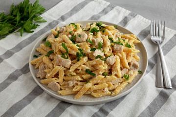 Homemade One-Pot Chicken Alfredo Pasta with Parsley