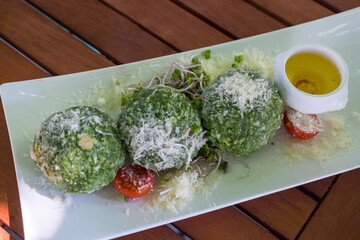 Knödel de espinacas en Tirol