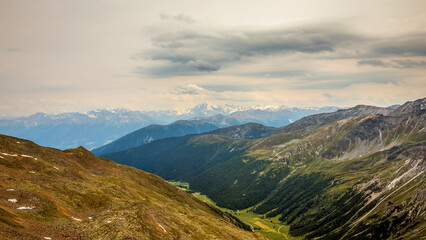 Blick vom Piz Rasass zum Ortler