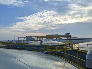 Obraz premium The view from the top of the storage tank for cooking oil and crude palm oil