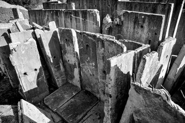 Płyty betonowe, rozbiórka © Kristofer Vinc